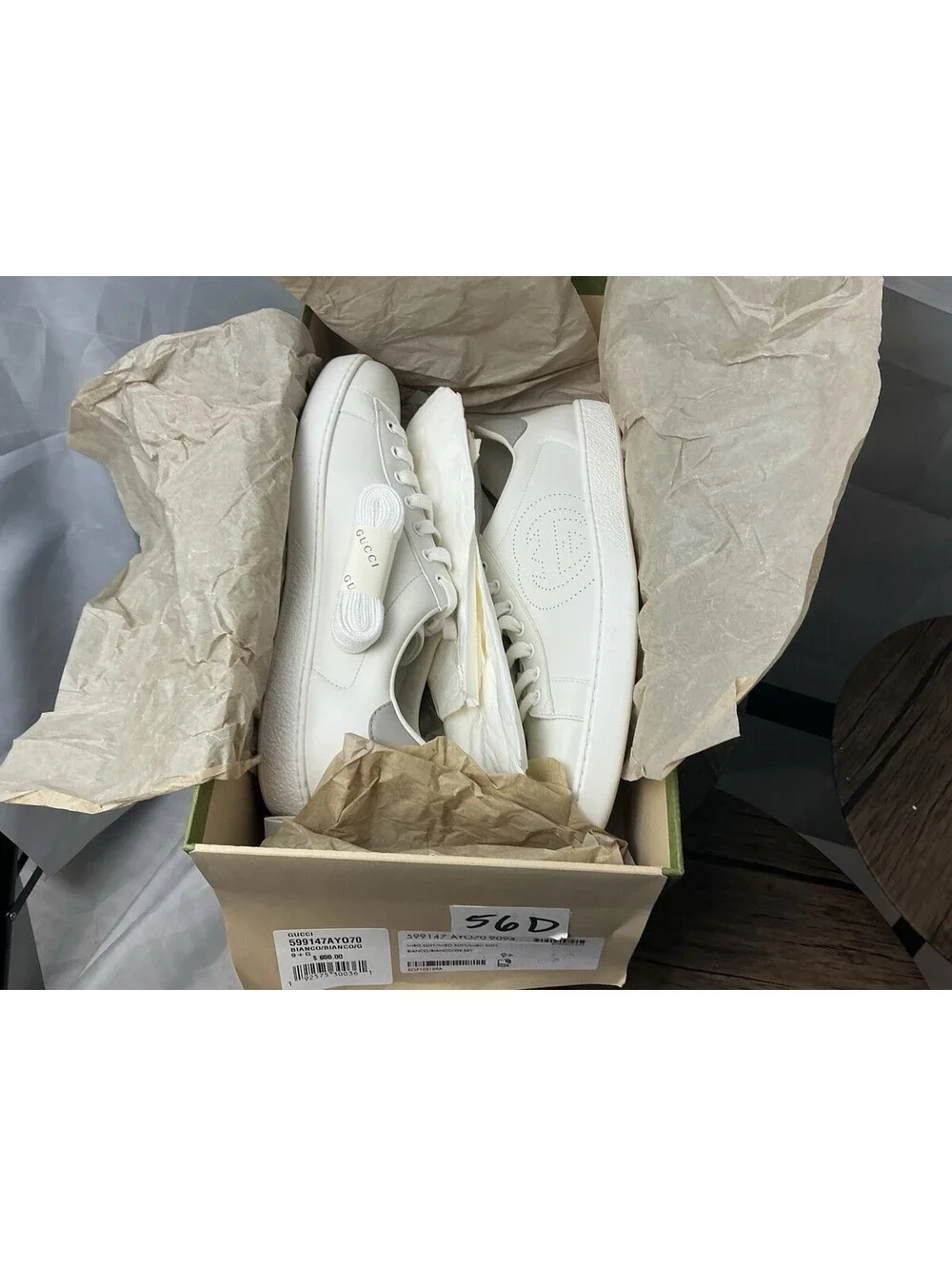 Gucci White Leather Low-Top Sneakers with Gray Heel Tab